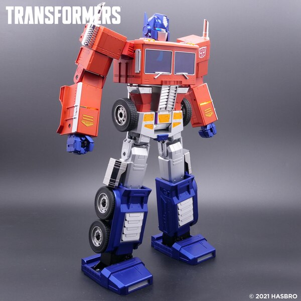 Transformers Optimus Prime Advanced Robot Official Images  (6 of 10)